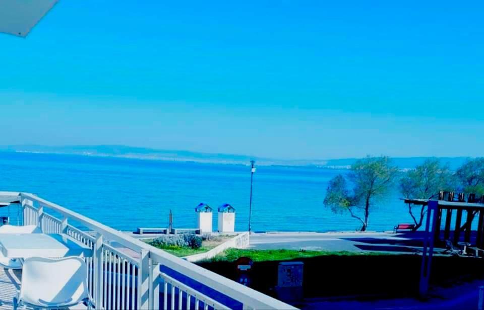 Sun Sea No 3 Apartment Peraía Екстериор снимка